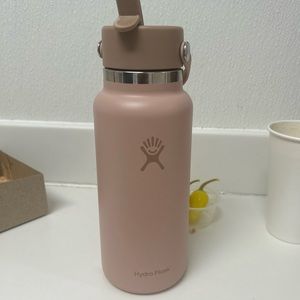 Hydroflask Limited Edition WholeFoods Chesnut.